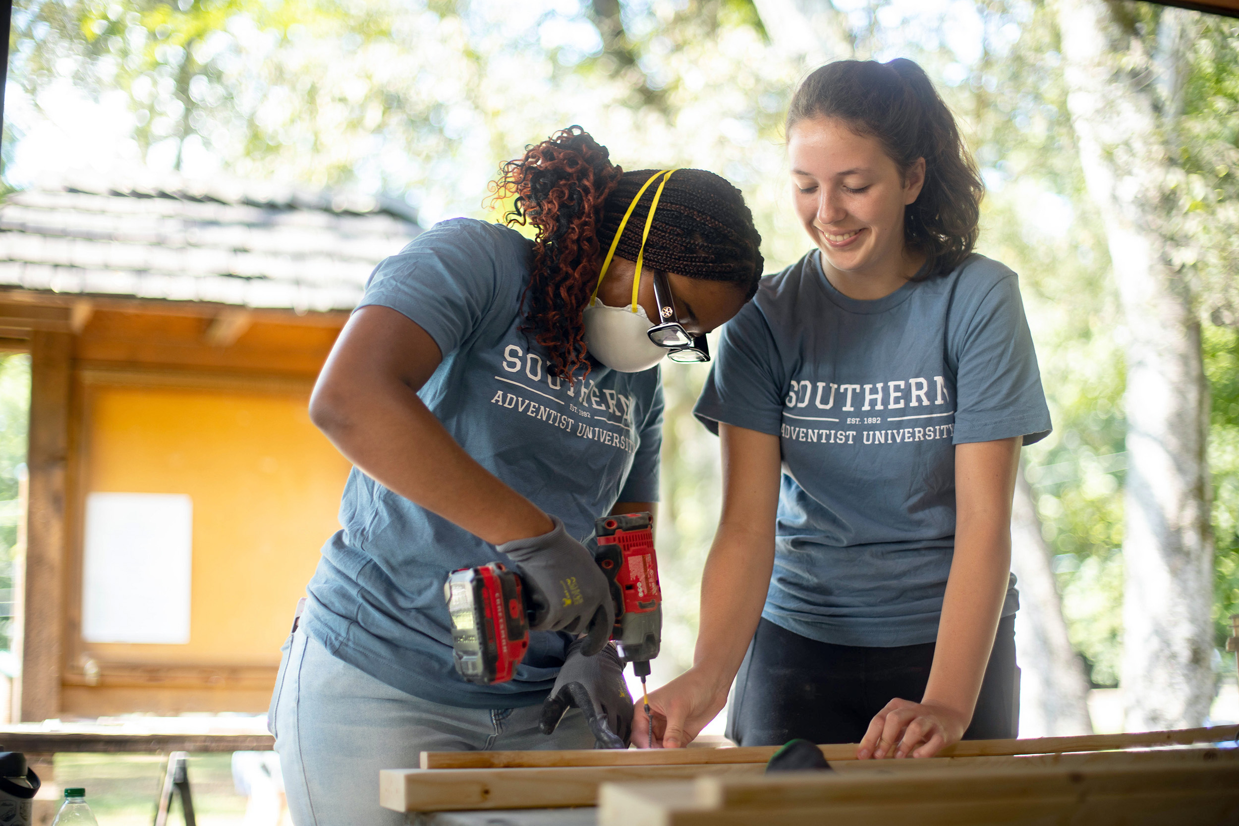 two students on Southern Serves Day