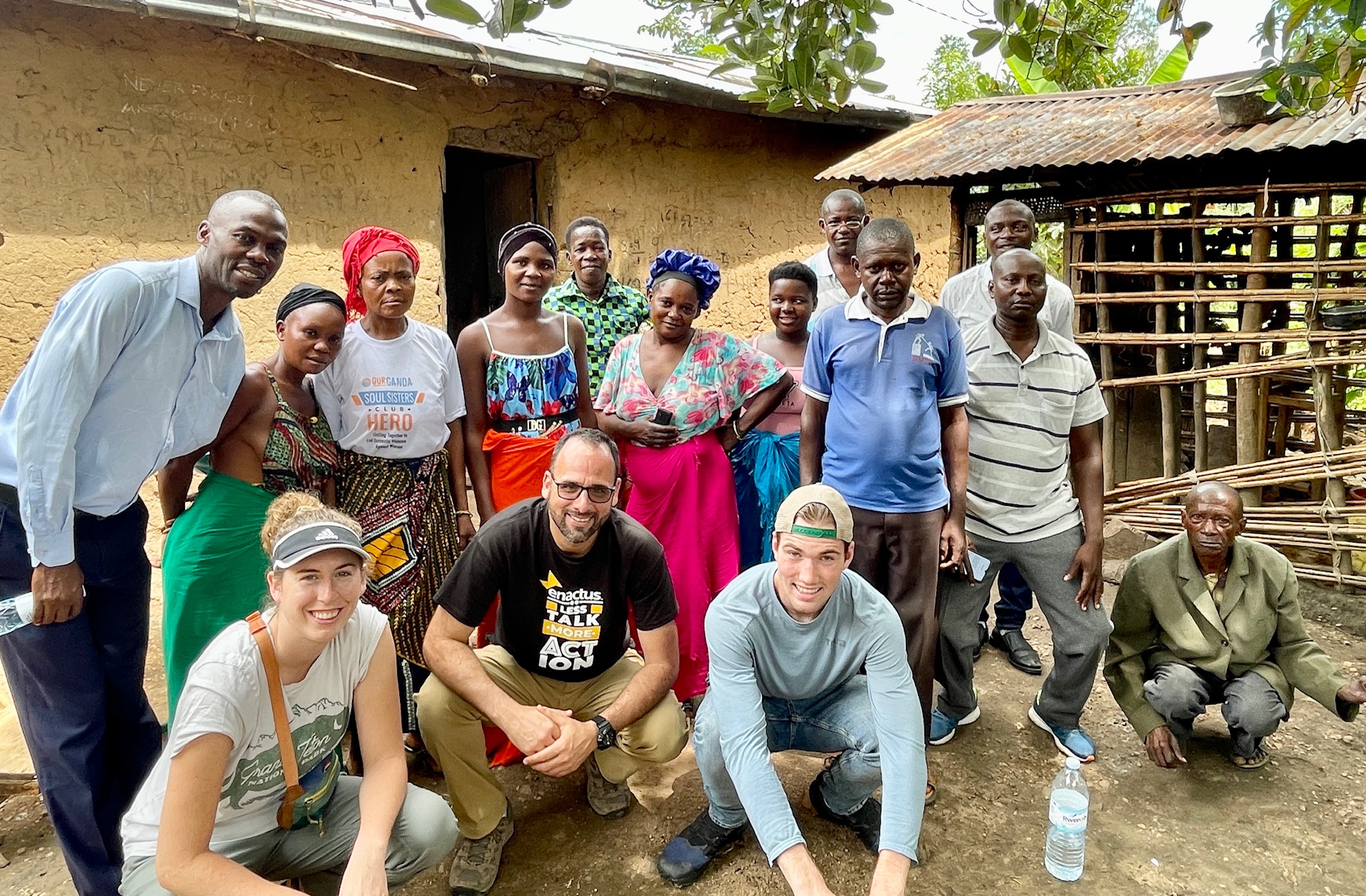 group photo of Southern students with Ugandan locals